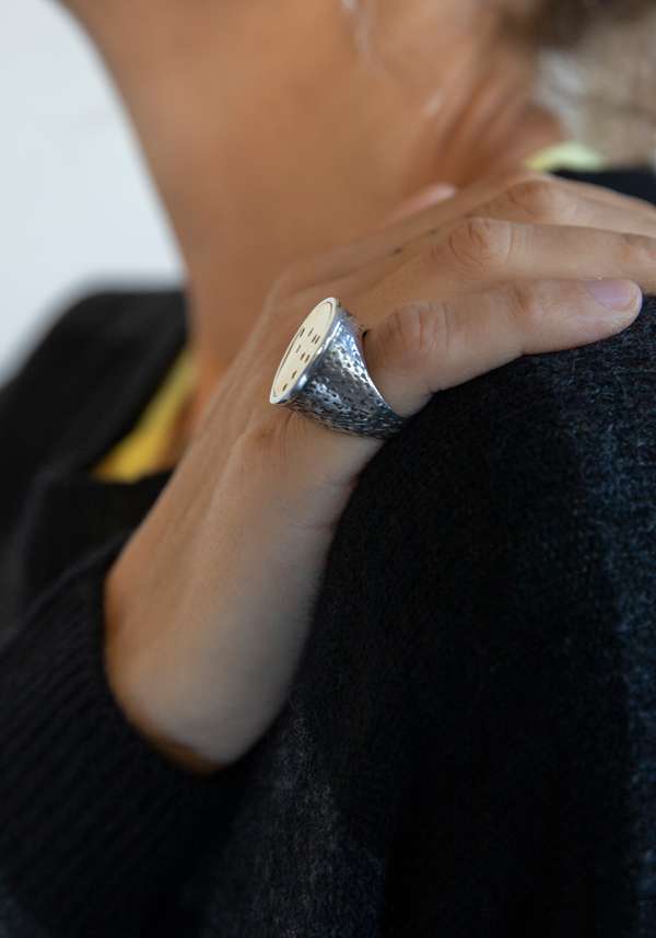 Rose & Lini SIMONA TAGLIAFERRI SILVER & GOLD “RING J276 YG” Ultimo giorno