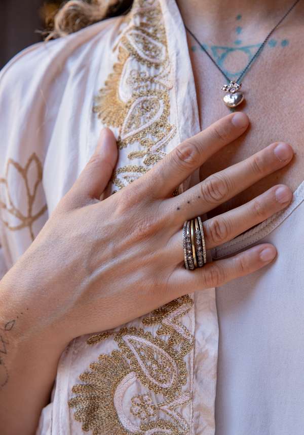 Rose & Lini ROSAMARIA “BRENNA” COPPER RING Enormi sconti