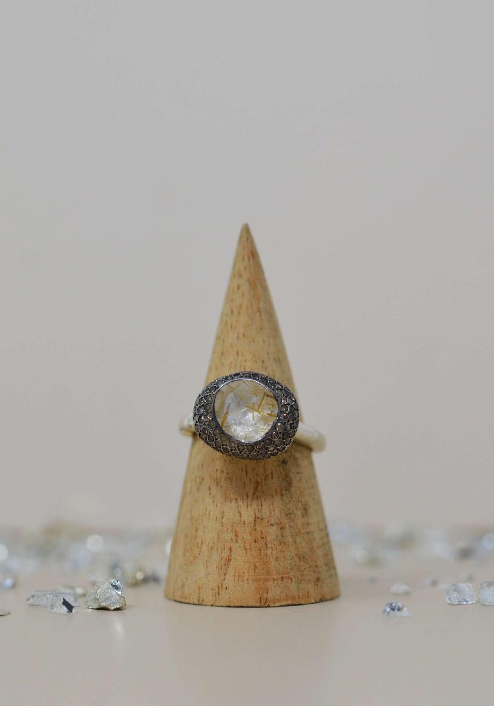 Rose & Lini ROSAMARIA SILVER “CARRIE” DIAMONDS & RUTILATED QUARTZ RING Black Friday Prezzi