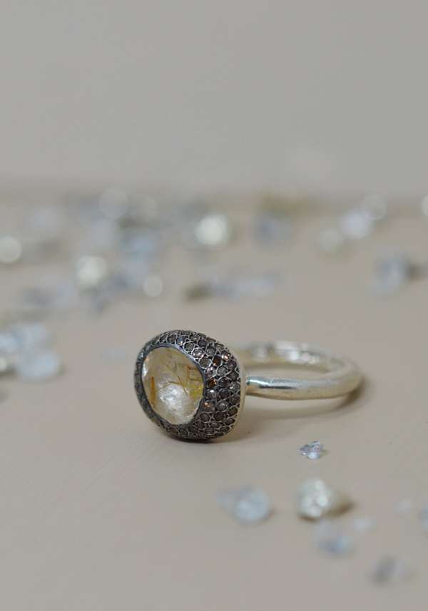 Rose & Lini ROSAMARIA SILVER “CARRIE” DIAMONDS & RUTILATED QUARTZ RING Black Friday Prezzi