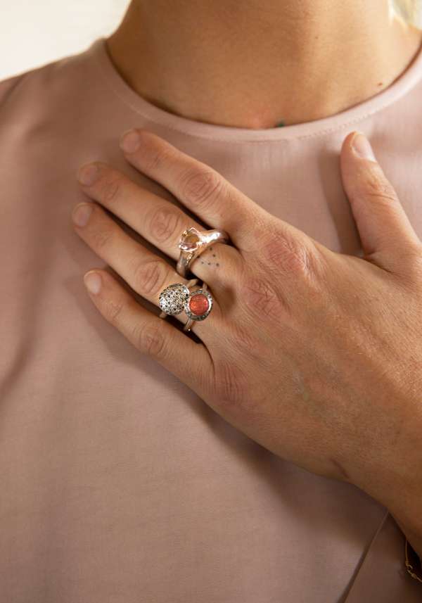 Rose & Lini ROSAMARIA “CARRIA” PINK QUARTZ SILVER RING In vendita
