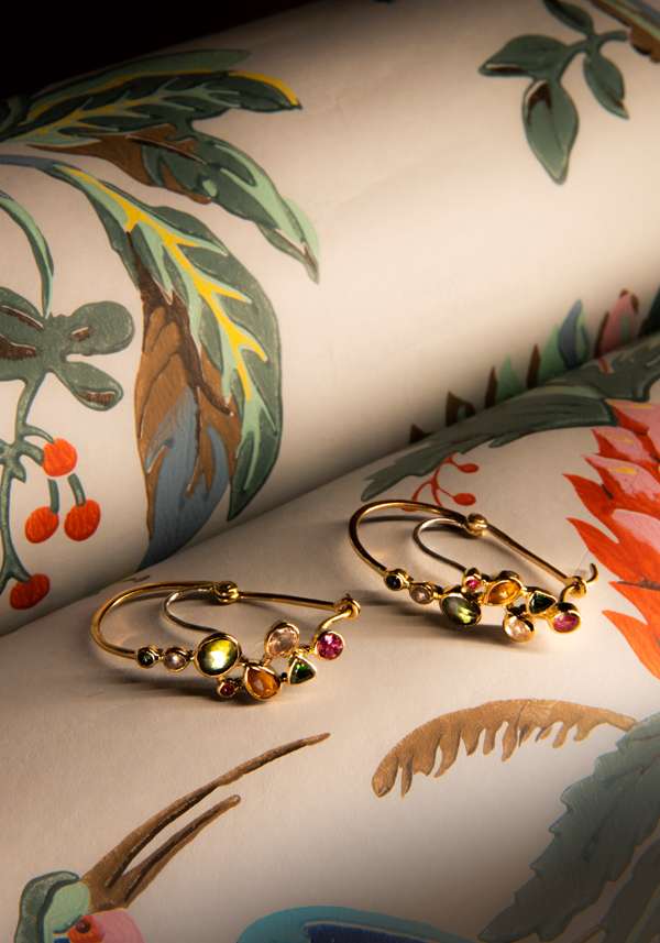 Rose & Lini DORETTE MULTICOLOR STUDDED GOLD EARRINGS Vendita