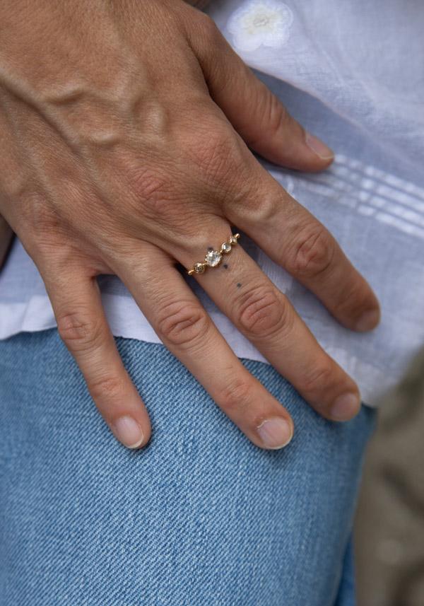 Rose & Lini DORETTE GOLD & WHITE SAPPHIRE “BAGUE SIMPLE” RING Promozione Limitata