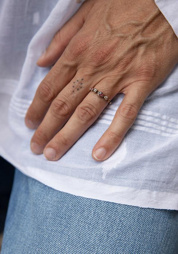 Rose & Lini DORETTE DIAMONDS & SAPPHIRES “BAGUE SIMPLE” GOLD RING Shopping Online