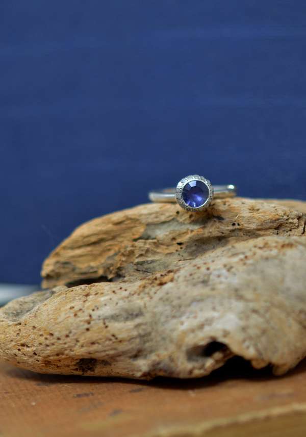 Rose & Lini ROSAMARIA “BELQUIS” DIAMONDS & IOLITE SILVER RING Novità
