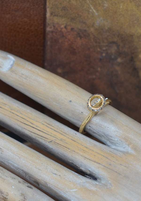 Rose & Lini ROSAMARIA “BELQUIS” DIAMONDS GOLD RING Presa