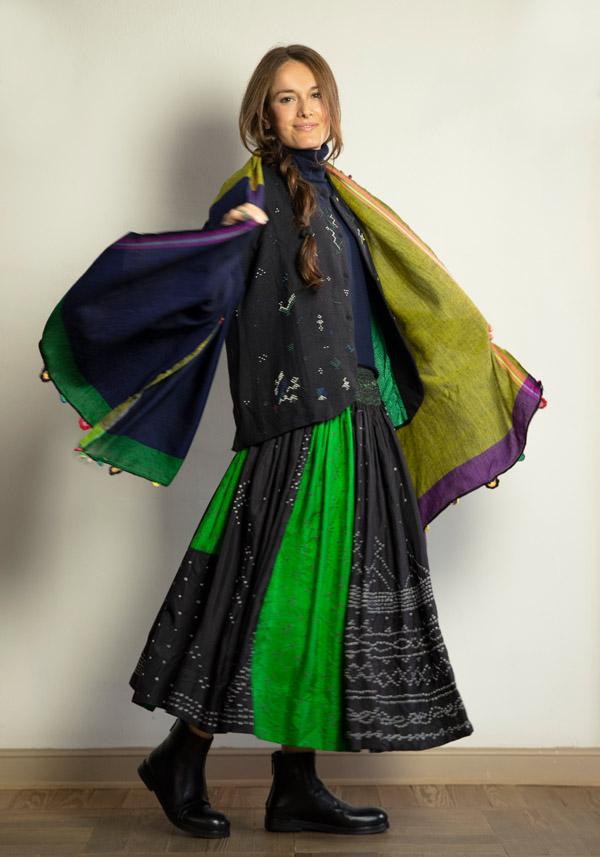 Rose & Lini INJIRI SILK PATTERNED “SKIRT 145 CUS” BLACK BLUE & GREEN Offerta speciale della fabbrica