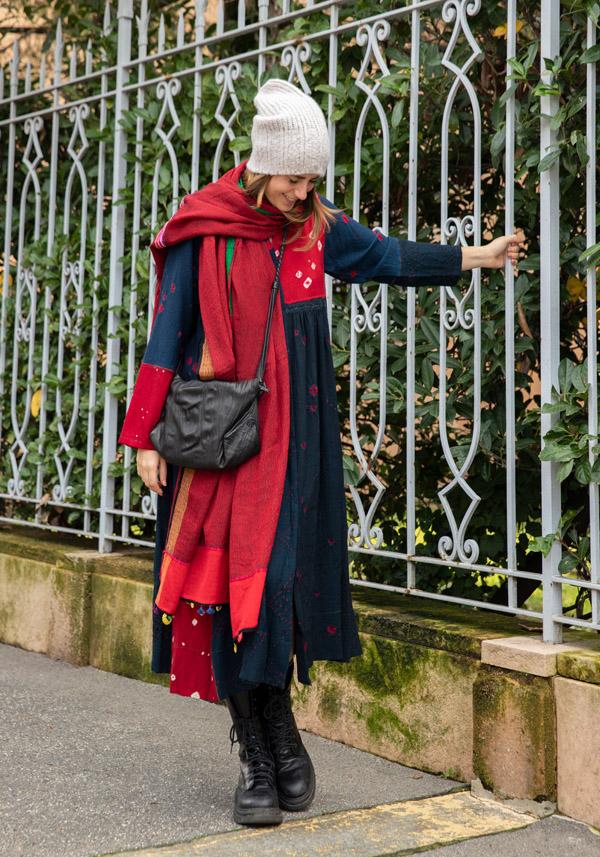 Rose & Lini INJIRI WOOL “DRESS 44” RED & NAVY Sostegno trimestrale