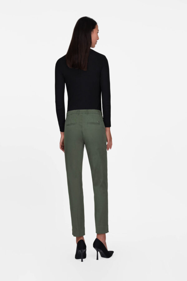 Sartoria Tramarossa PANTALONE ADELE SLIM IN COTONE VERDE Prezzo Ridotto