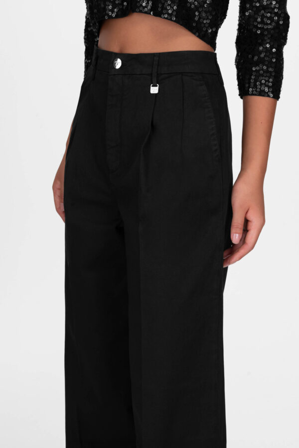 Sartoria Tramarossa PANTALONE AURELIA WIDE LEG IN GABARDINA DI COTONE NERO Presa
