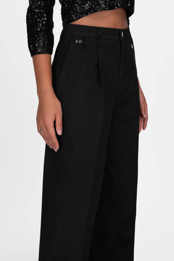 Sartoria Tramarossa PANTALONE AURELIA WIDE LEG IN GABARDINA DI COTONE NERO Presa