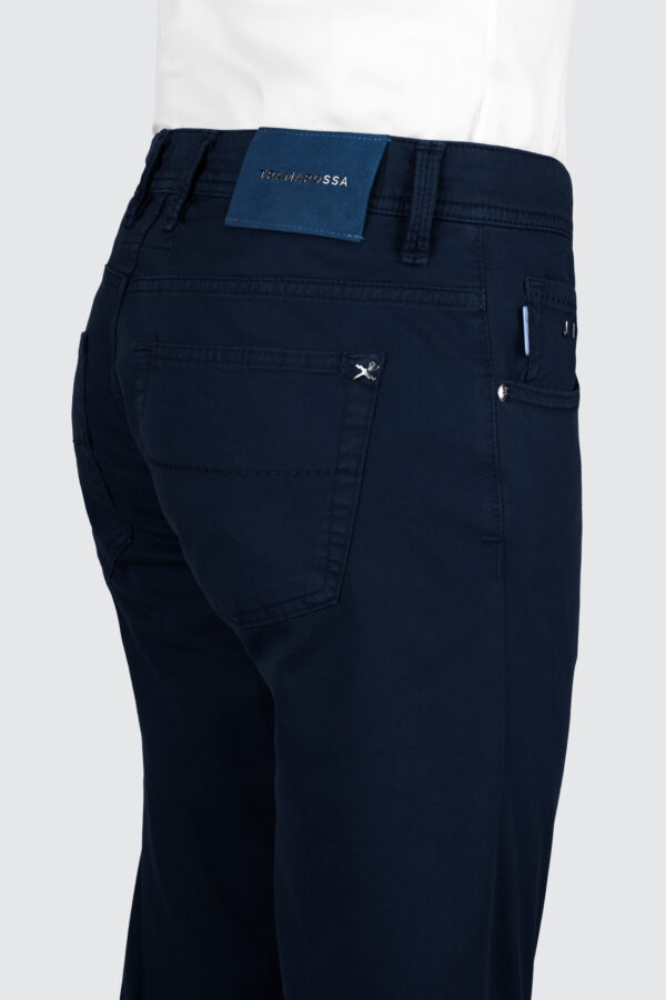 Sartoria Tramarossa PANTALONE LEONARDO BUTTONS REGULAR IN BULL DI COTONE BLU SCURO Vendita Calda