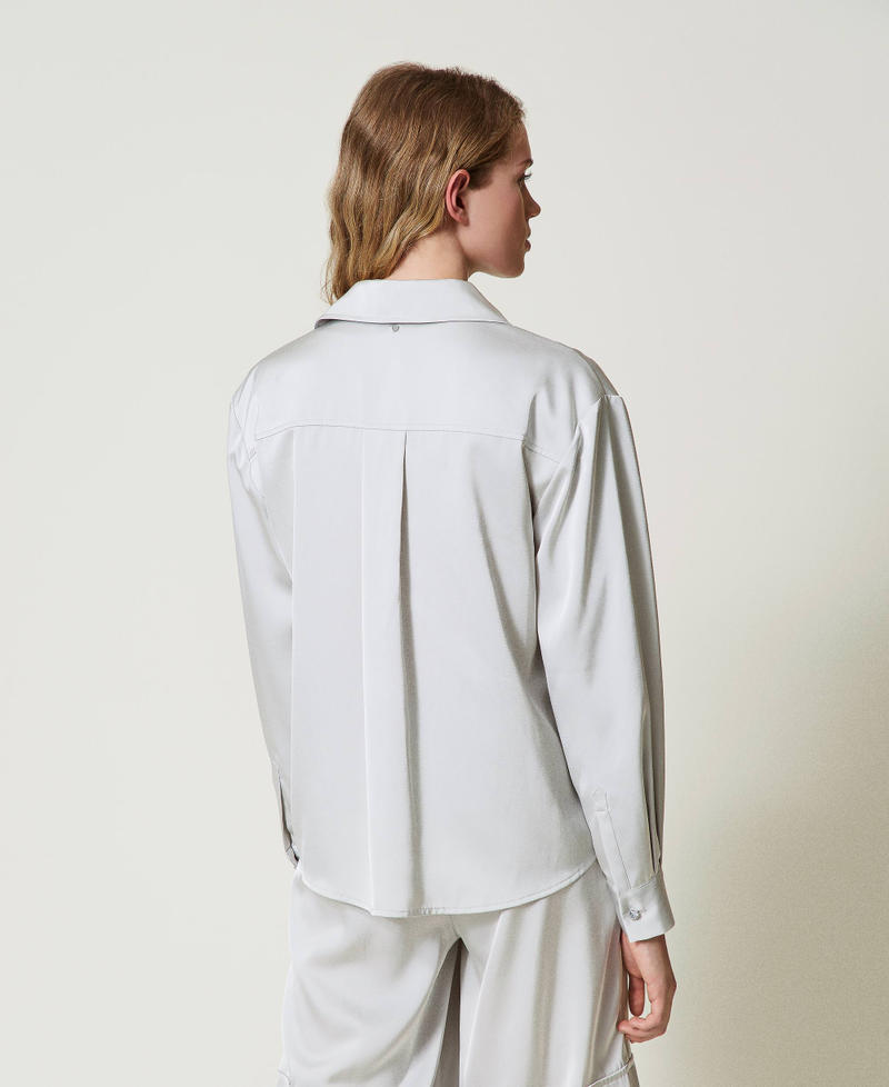 Scee by twin set Camicia in raso con bottone gioiello Vendite Flash