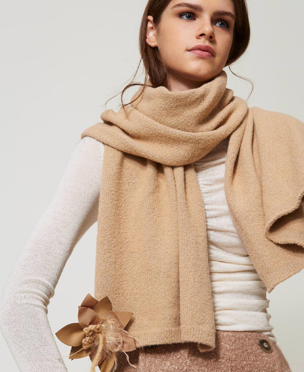 Scee by twin set Sciarpa in maglia con spilla a fiore