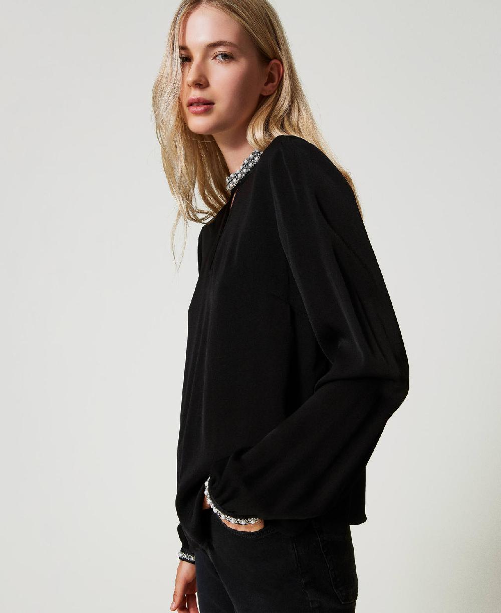 Scee by twin set Blusa in crêpe con ricami Italia