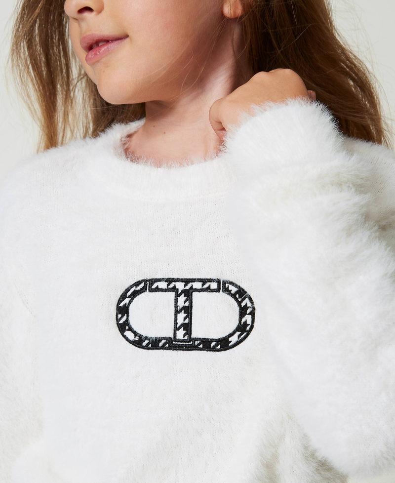 Scee by twin set Maglia effetto pelliccia con logo Oval T Convenienza