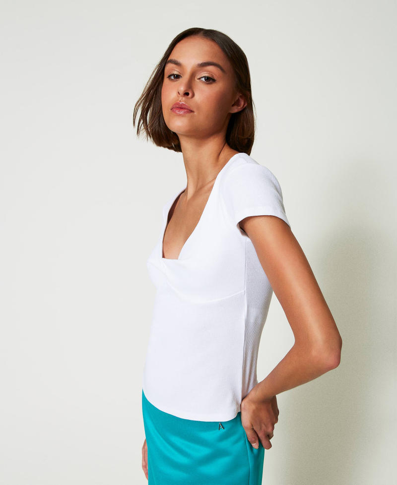 Scee by twin set T-shirt a costine con nodo Offerta San Valentino