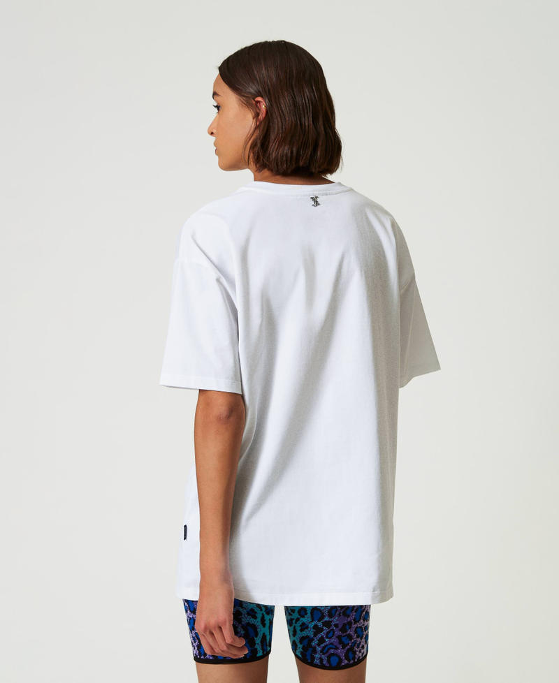 Scee by twin set T-shirt over MYFO con stampa e ricamo Latest stili