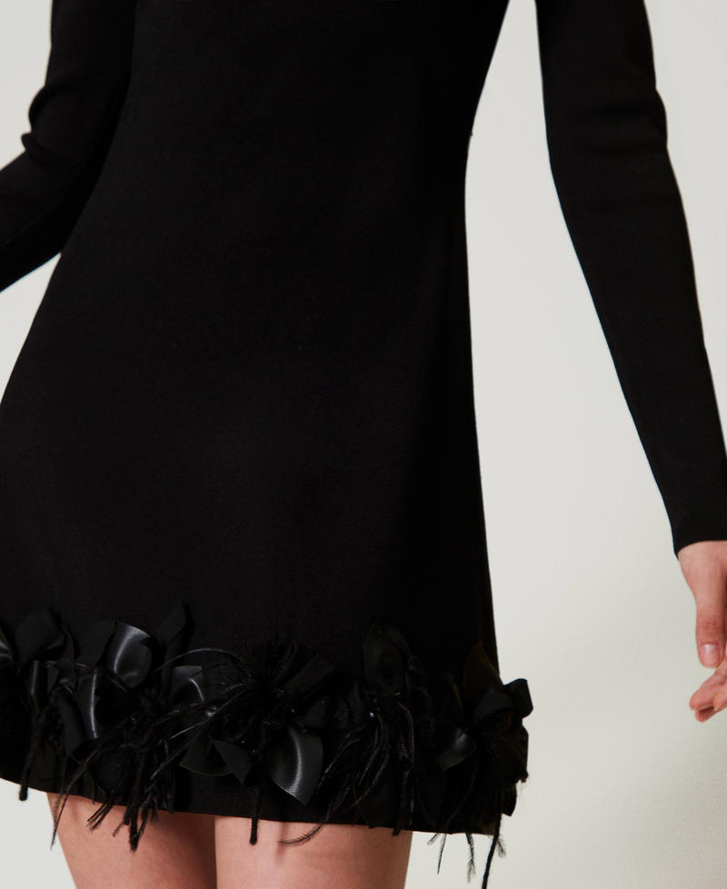 Scee by twin set Abito corto in maglia con fiori e piume 50% di sconto per tempo limitato