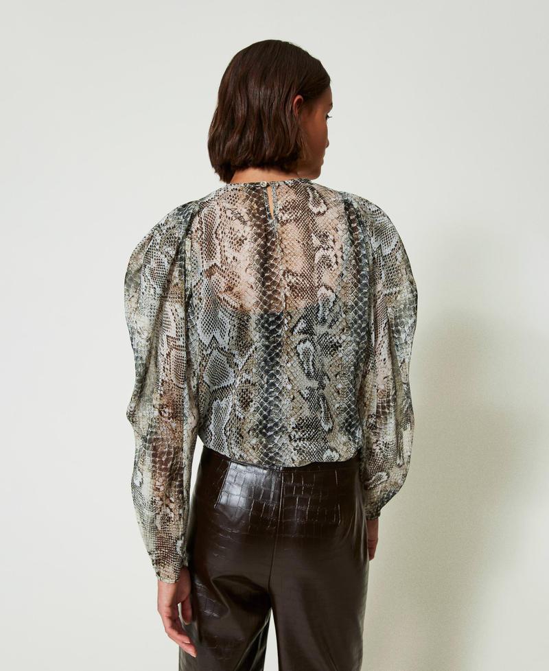 Scee by twin set Blusa in creponne con stampa snake Sottocosto