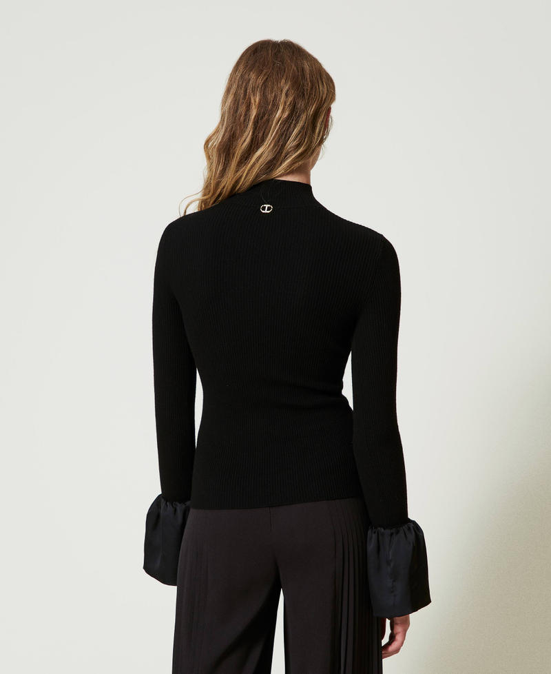 Scee by twin set Maglia fitted con volant in satin Offerta migliore