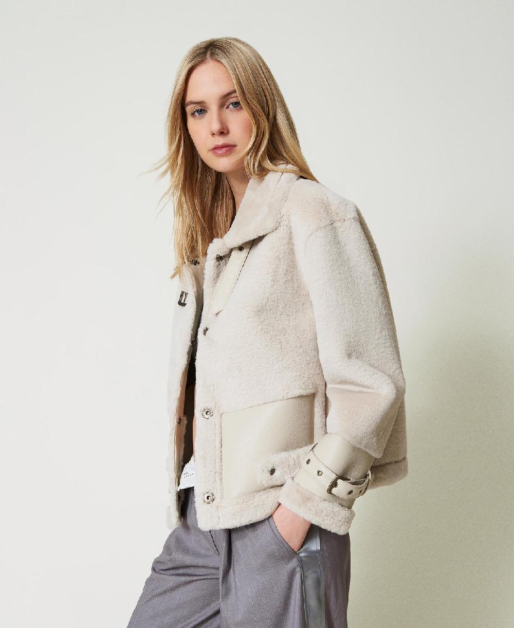 Scee by twin set Giacca in faux fur con cinturini Ultimo giorno