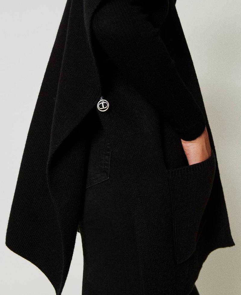 Scee by twin set Poncho in maglia con ricamo logo Sottocosto