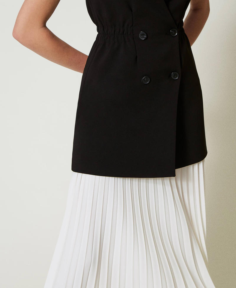 Scee by twin set Gilet in crêpe e gonna lunga plissé In Saldo