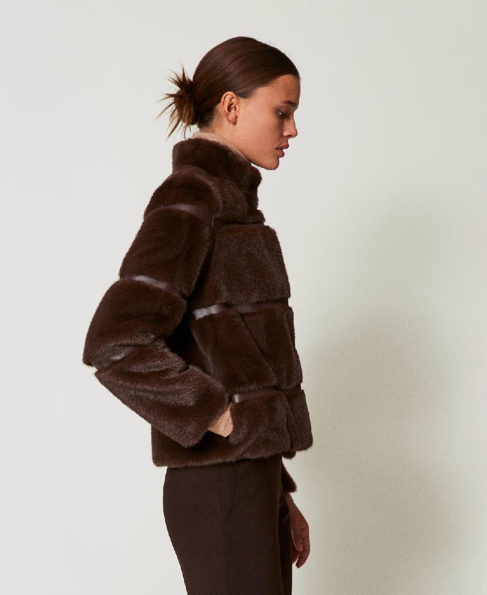 Scee by twin set Cappotto corto in faux fur con intarsi Latest fashion