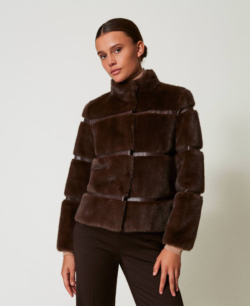 Scee by twin set Cappotto corto in faux fur con intarsi Latest fashion