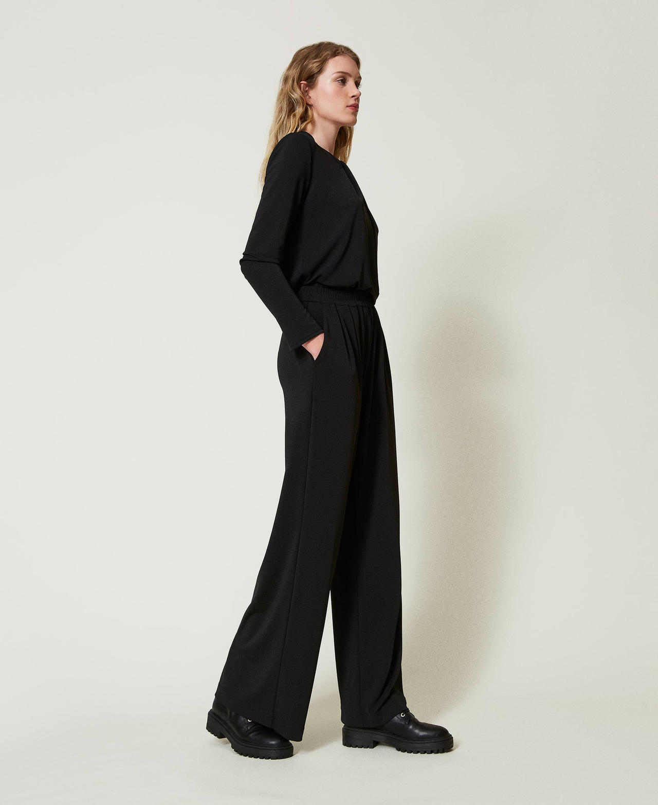 Scee by twin set Pantaloni a palazzo in jersey crêpe In vendita
