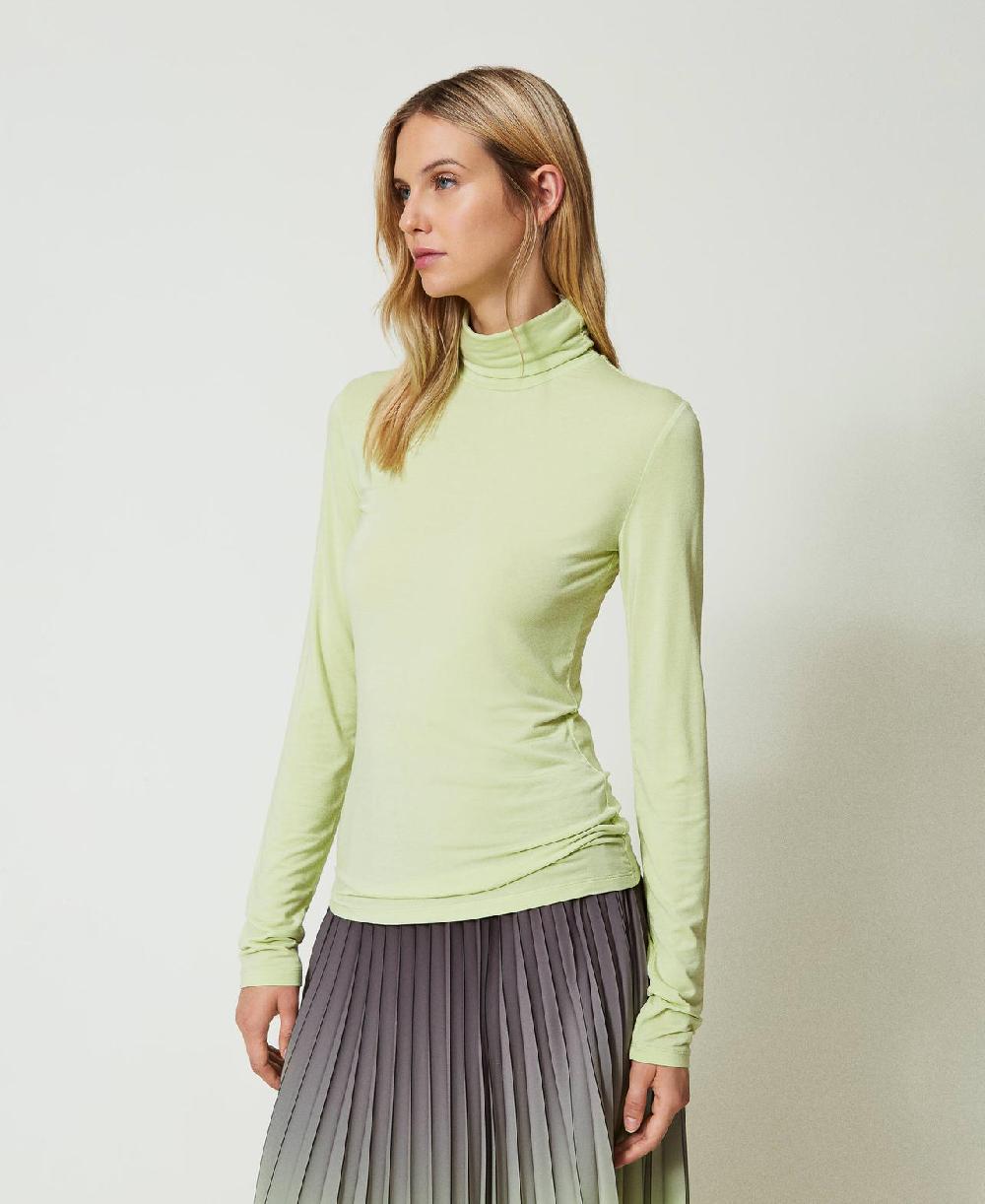 Scee by twin set T-shirt dolcevita con ricamo logo 50% di sconto per tempo limitato