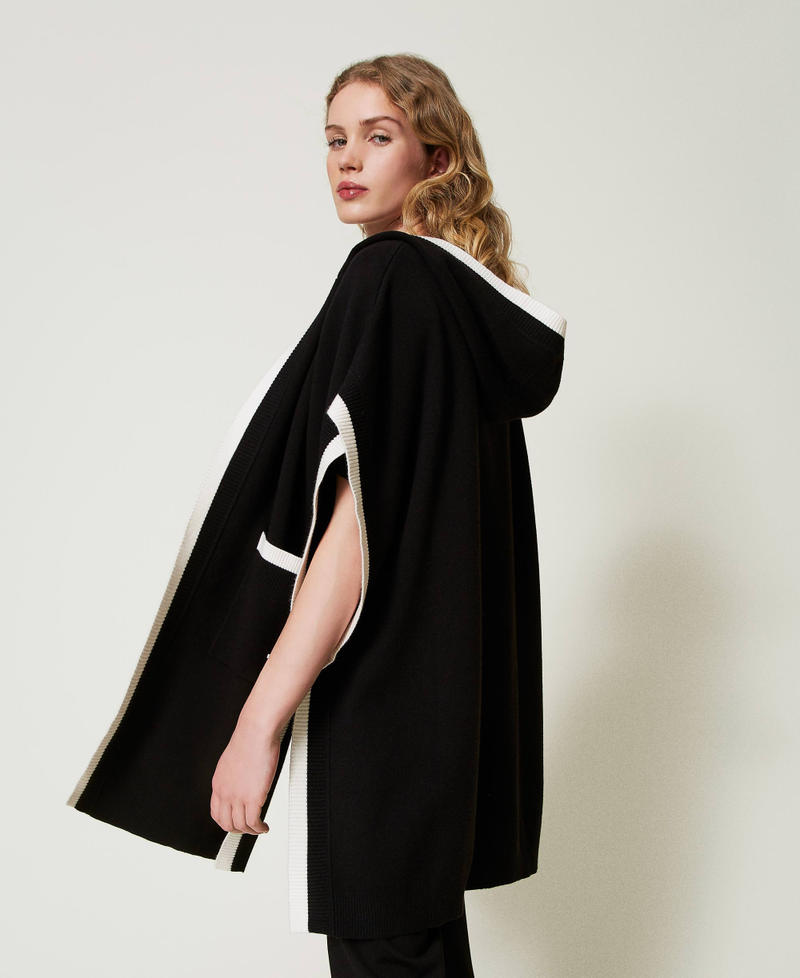 Scee by twin set Poncho in maglia con tasche Pezzi Unici
