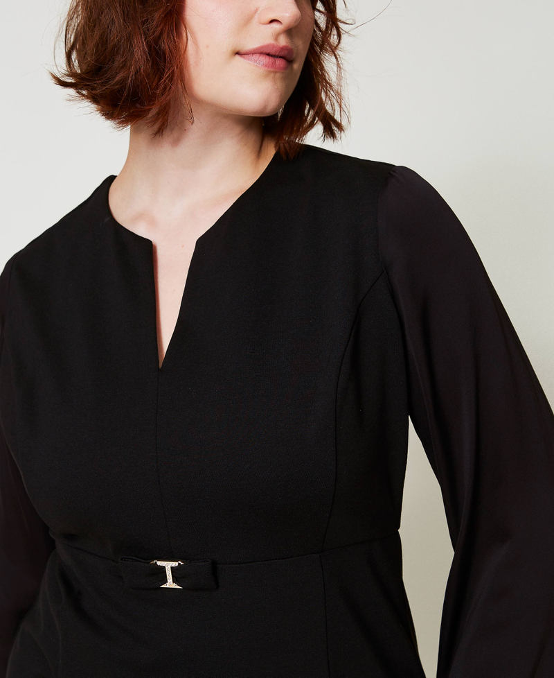 Scee by twin set Abito corto con fiocco e Oval T Offerta speciale