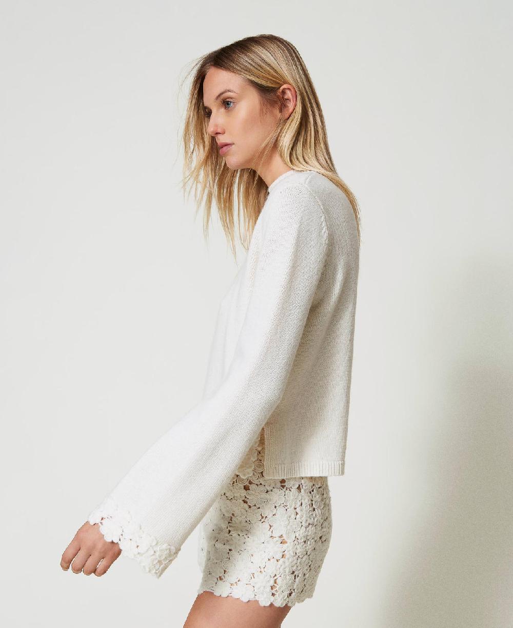 Scee by twin set Maglia lupetto in misto lana con ricamo Offerta esclusiva