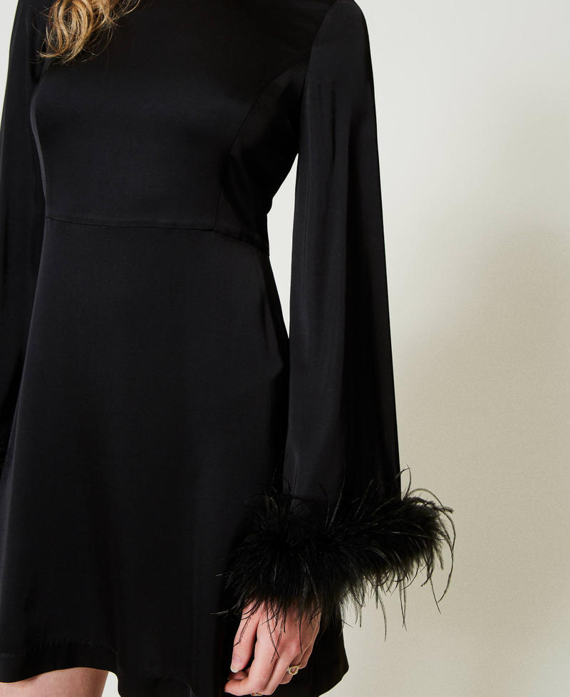 Scee by twin set Abito corto in raso con piume Offerte esclusive