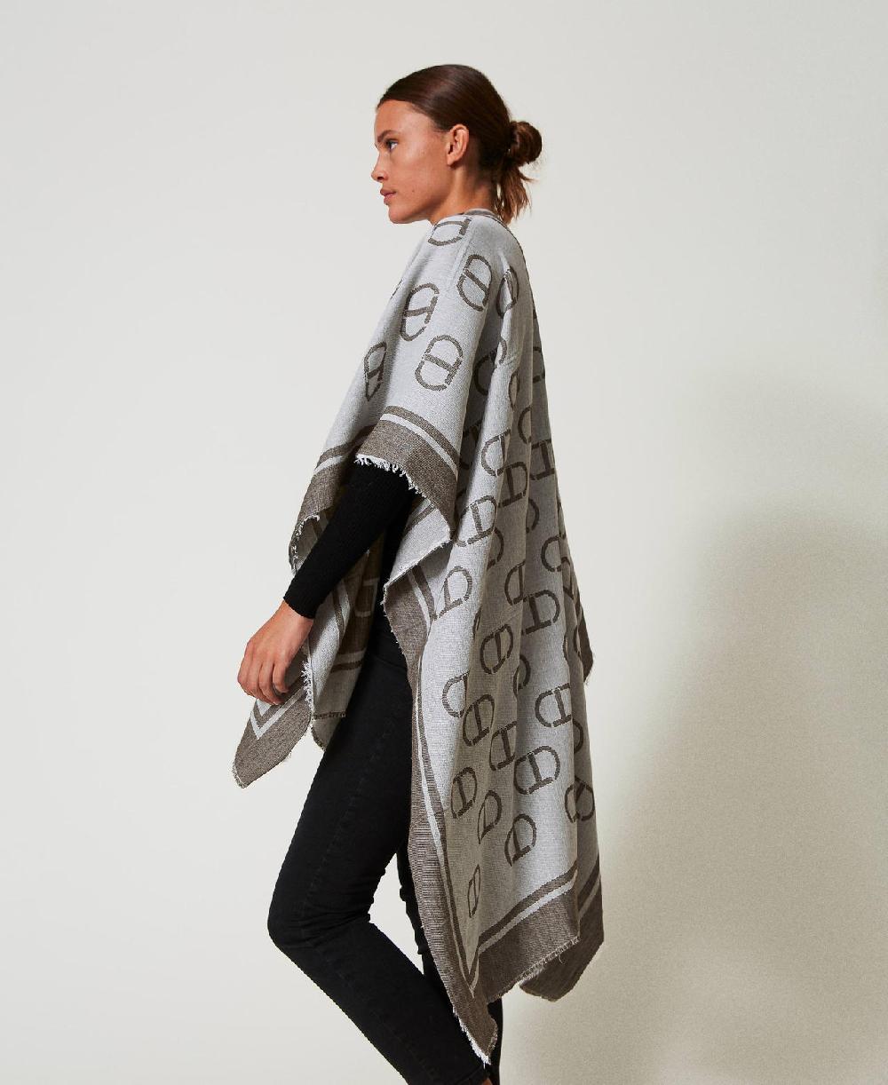 Scee by twin set Poncho jacquard con Oval T Comprane uno, ottenene uno gratis