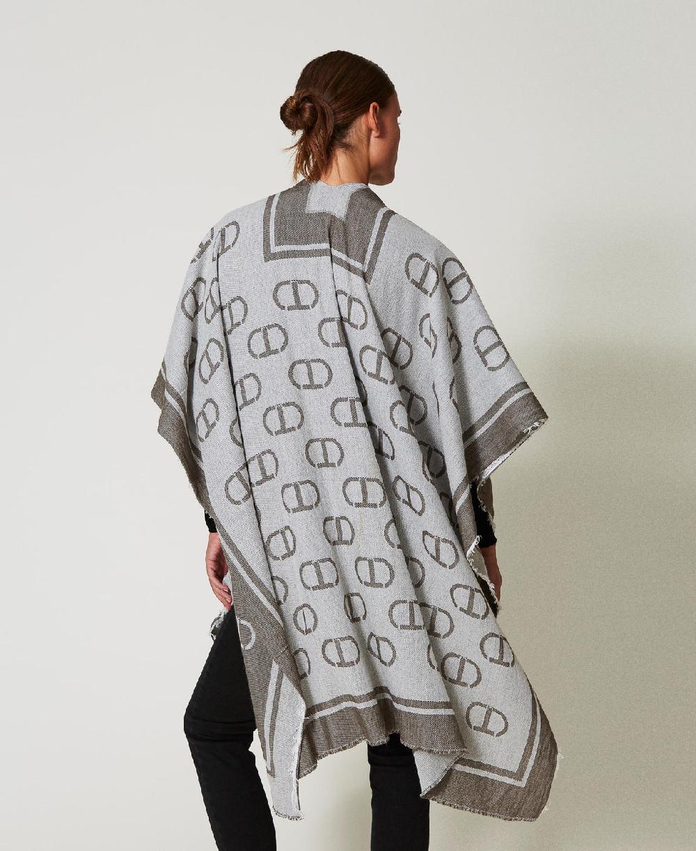 Scee by twin set Poncho jacquard con Oval T Comprane uno, ottenene uno gratis