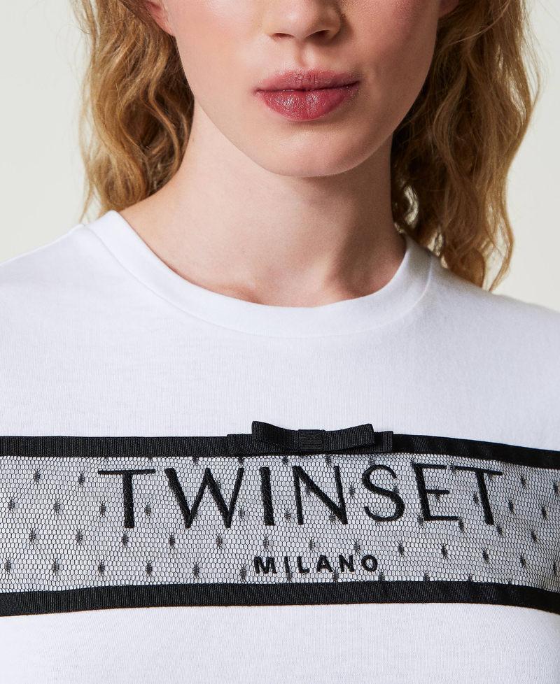 Scee by twin set T-shirt con balza in tulle e ricamo logo Fino al 55% di sconto