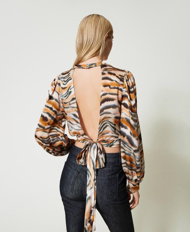 Scee by twin set Blusa cropped in raso animalier Offerta Anniversario
