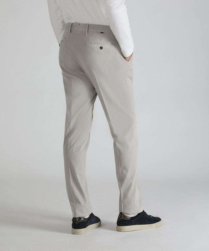 Slowear Pantalone tapered fit in cotone e lyocell Qualità