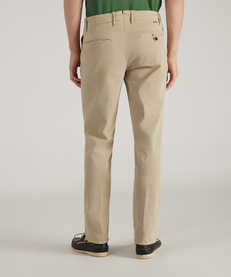 Slowear Pantalone slim fit in gabardina stretch certificata 2025