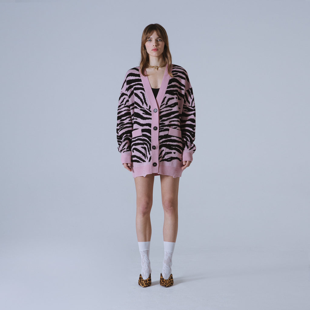 Sveta Milano Cardigan lungo jacquard Georgia in rosa e nero Italy
