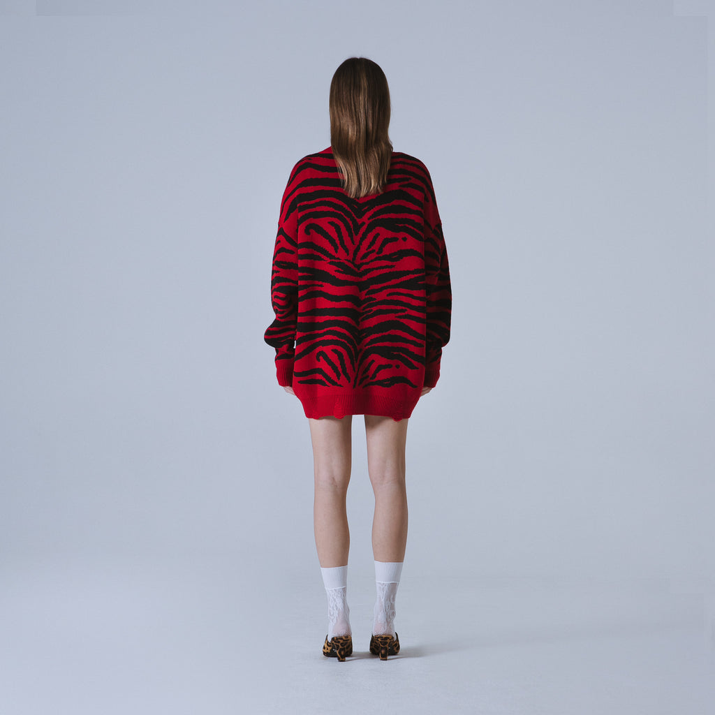 Sveta Milano Cardigan lungo jacquard Georgia in rosso e nero Presa
