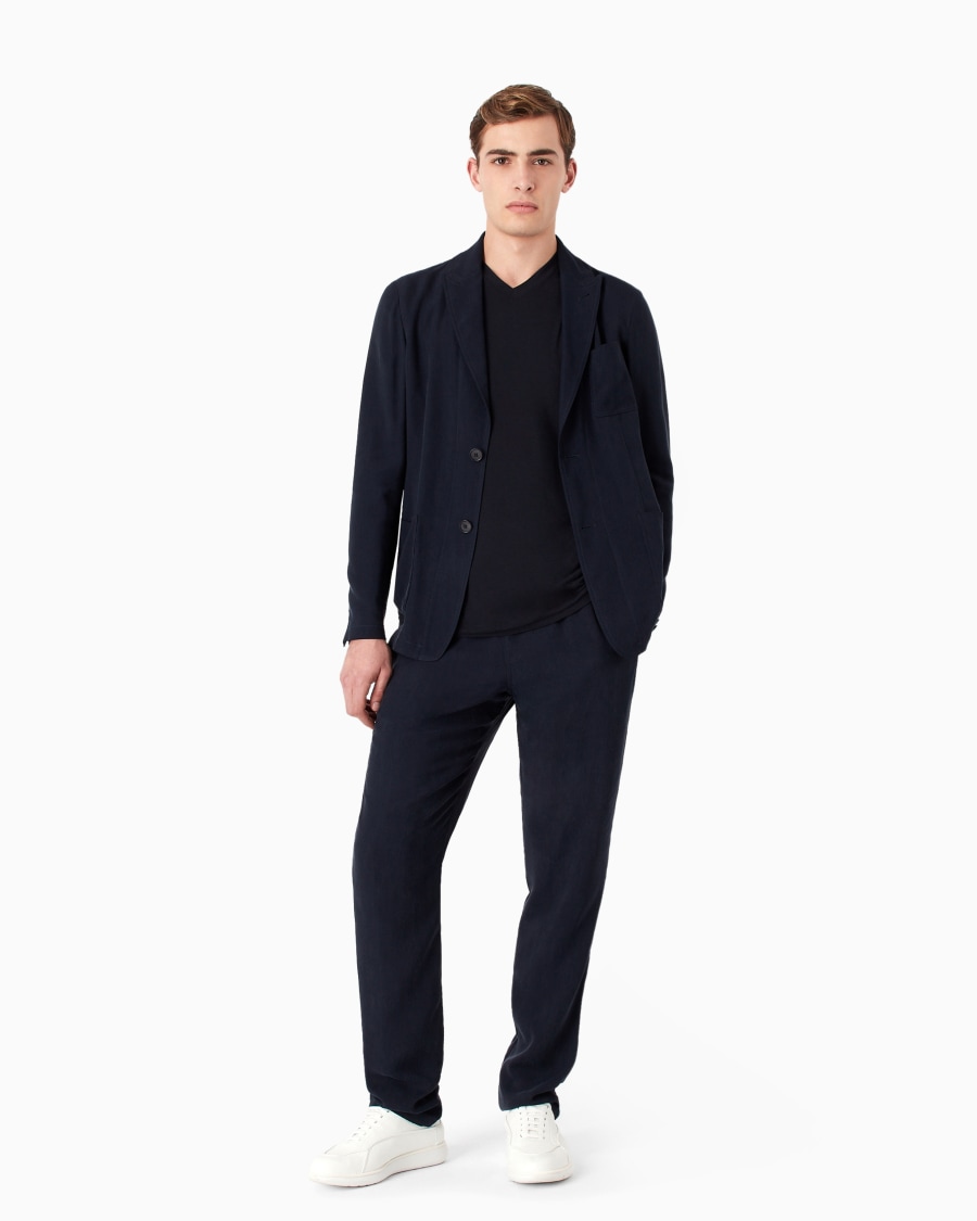 The world of armani T-SHIRT CON SCOLLO A V ICON IN JERSEY DI VISCOSA STRETCH Promozione