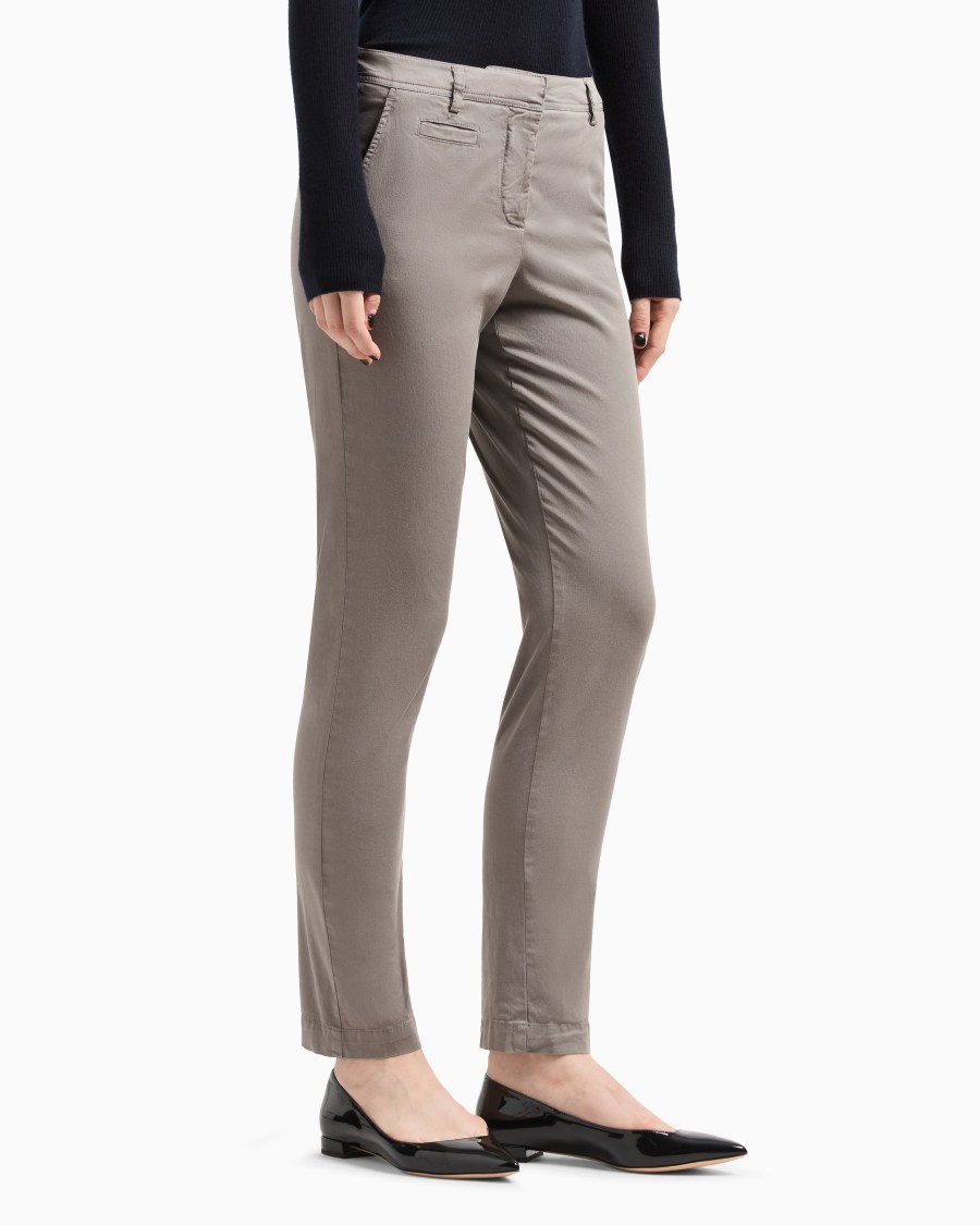 The world of armani PANTALONI CHINO IN COTONE STRETCH Fino Al -60%