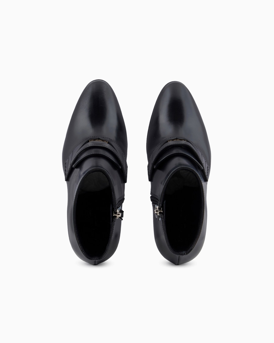 The world of armani STIVALETTI CON TACCO IN PELLE SPAZZOLATA 2025