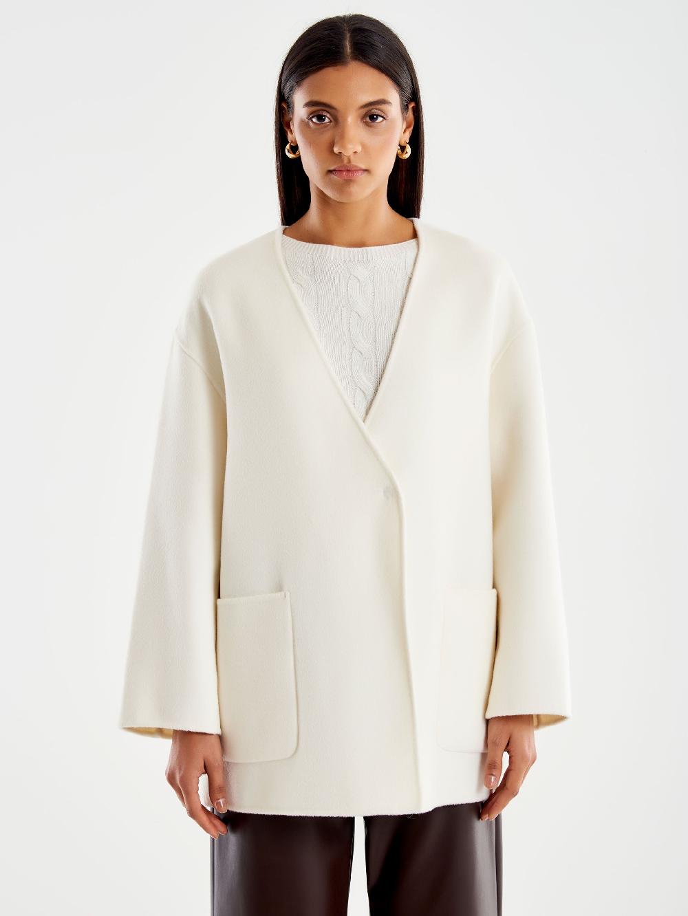 Vicolo Cappotto Corto Scollo a V Bianco Sconti VIP