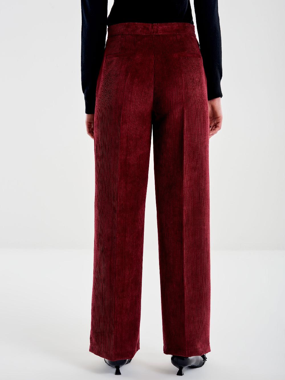 Vicolo Pantalone in Velluto a Palazzo Bordeaux Offerta