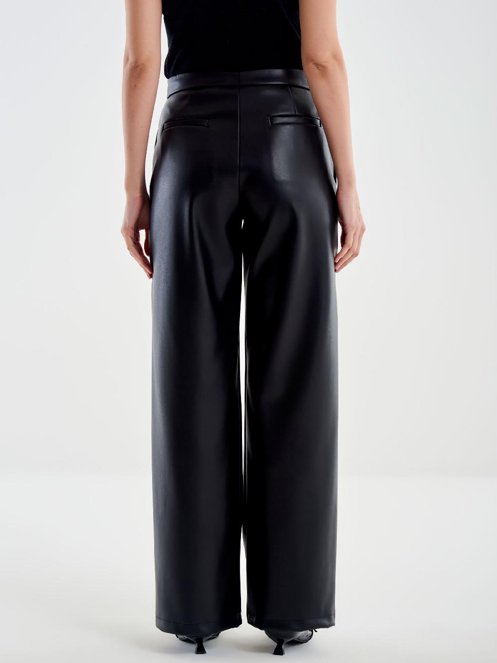 Vicolo Pantalone Straight Effetto Pelle Nero Presa